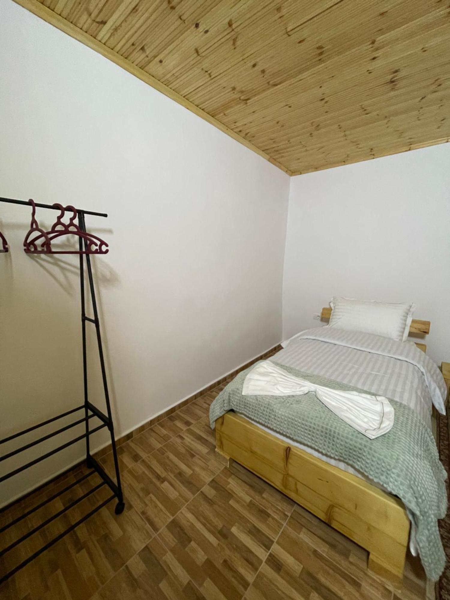 Ardjon House Hostel Berat Exterior photo